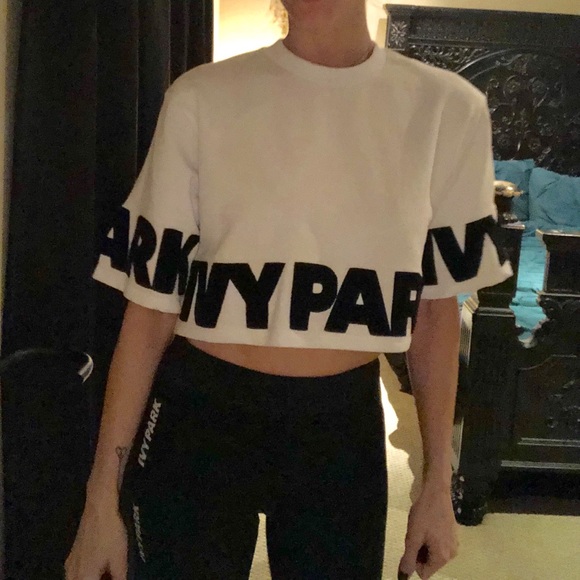 IVY PARK Tops - Ivy Park crop white with navy blue sz xs